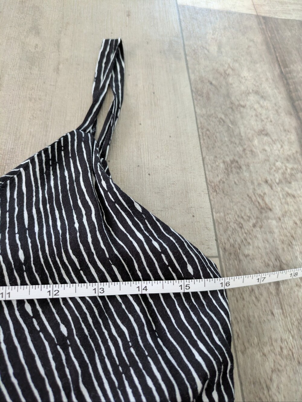 Women's Romper Jumpsuit Size Small Black & White Striped Sleeveless - Picture 6 of 6